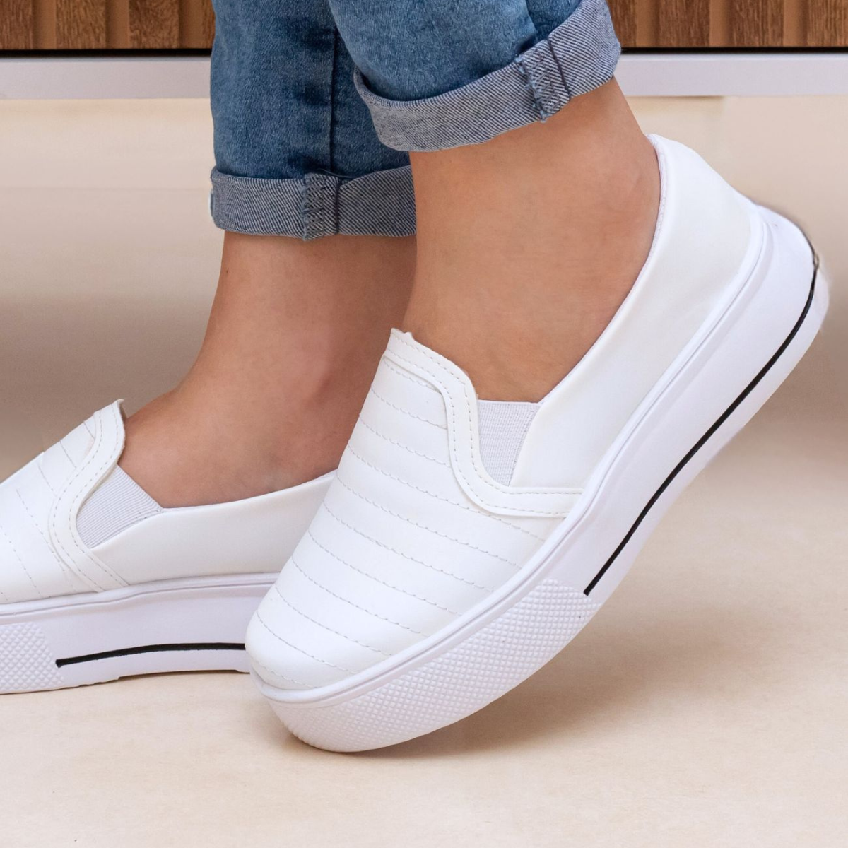 Tênis Slip On Bordado Bellinda Confort Fit