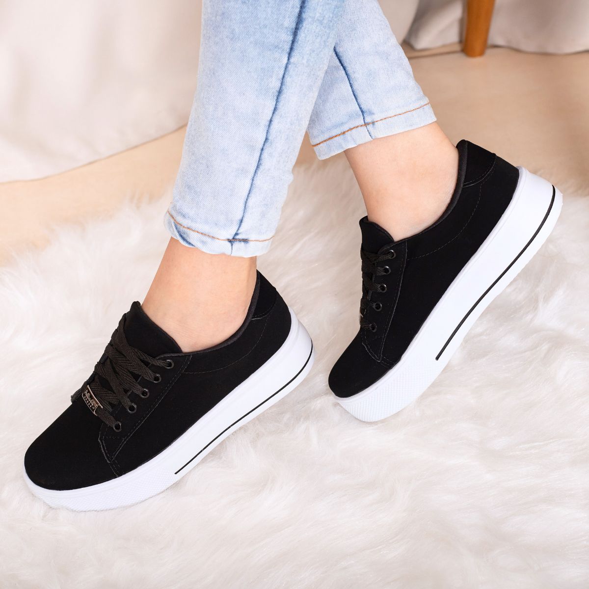 Tênis Casual Confort Sola Fio Preto Bellinda Shoes