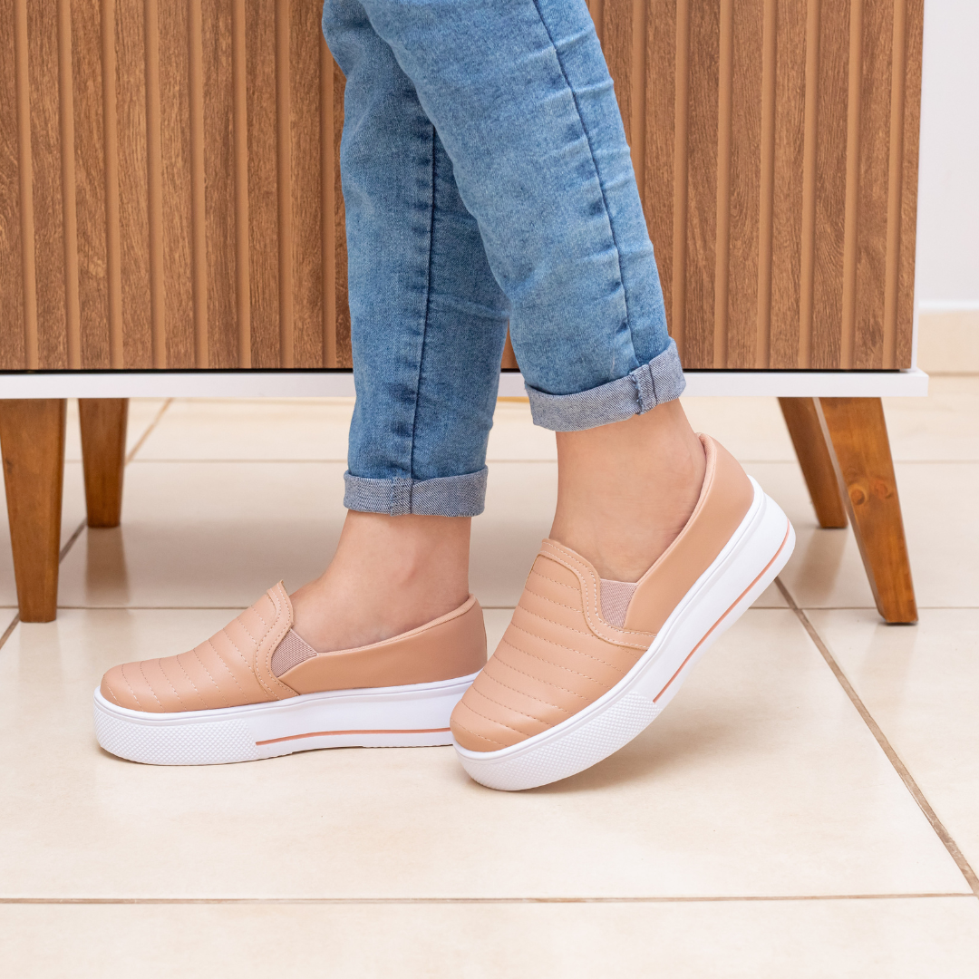 Tênis Slip On Bordado Bellinda